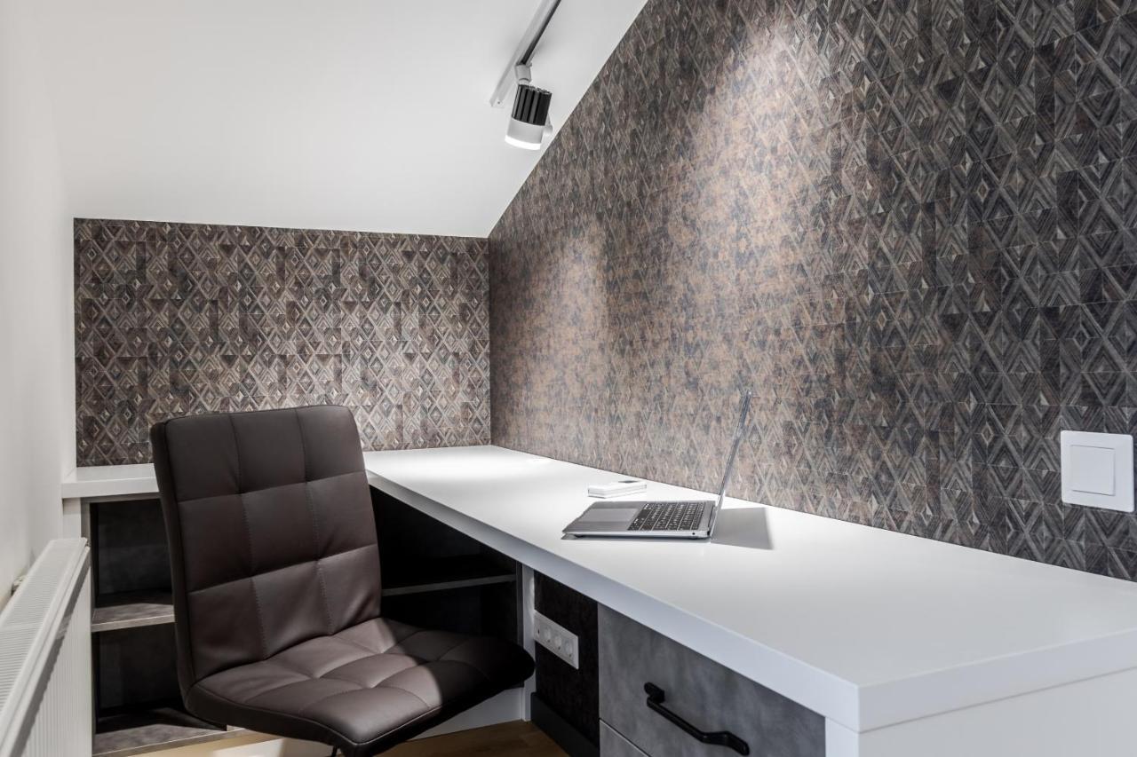 Inshiapartments On Hazova Str 5 Lviv Exterior photo